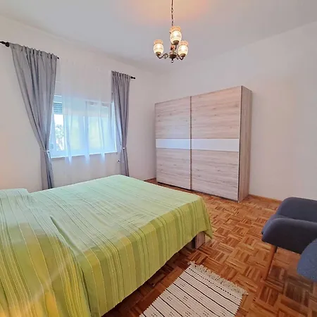 Spacious Urban Retreat With Terrace - Two Bedroom With Terrace Daire Dajla
