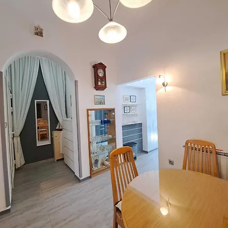 Spacious Urban Retreat With Terrace - Two Bedroom With Terrace *