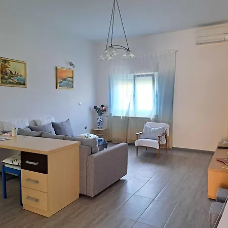 Daire Spacious Urban Retreat With Terrace - Two Bedroom With Terrace