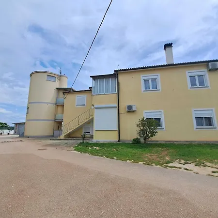 Daire Spacious Urban Retreat With Terrace - Two Bedroom With Terrace *