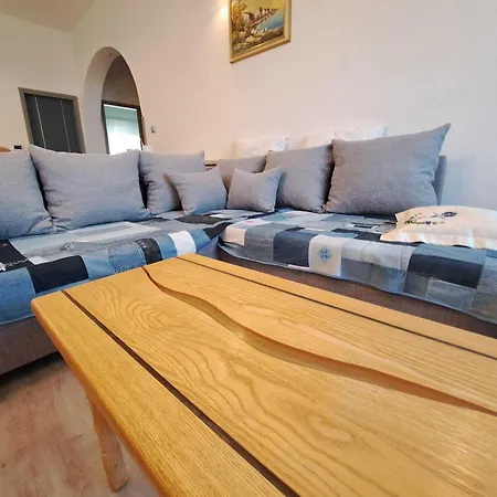 Spacious Urban Retreat With Terrace - Two Bedroom With Terrace Dajla